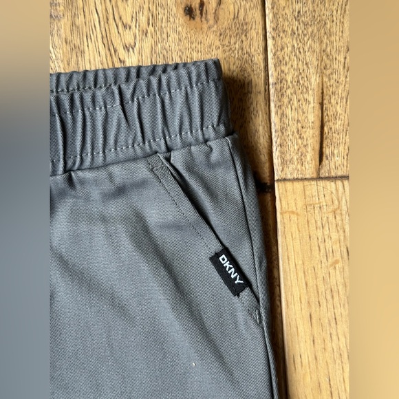 DKNY Boys 2 Piece Chenille Sweater and Pant Set size 12 Months NWT - Picture 9 of 11